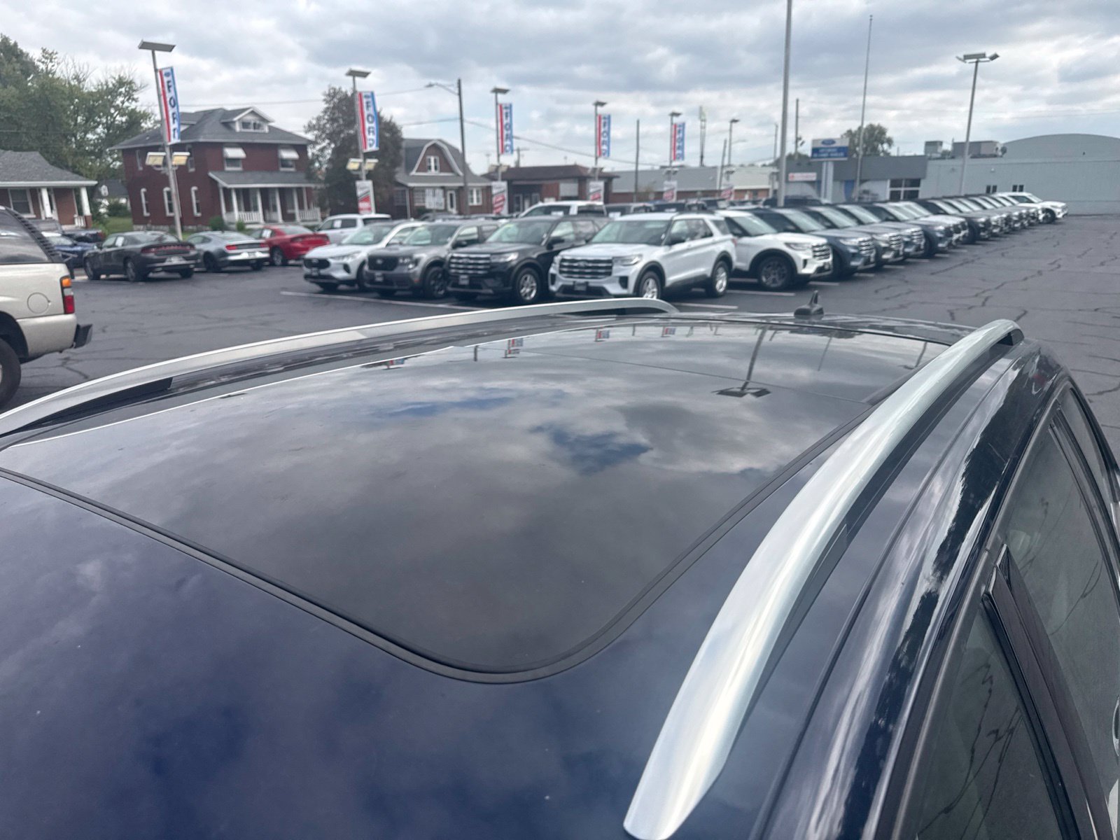 Used 2017 Volkswagen Golf Alltrack SE AWD/4WD image 2