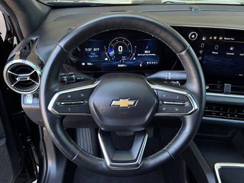 Used 2025 Chevrolet Equinox LT FWD image 28