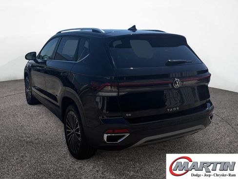 Used 2025 Volkswagen Taos SE FWD image 7