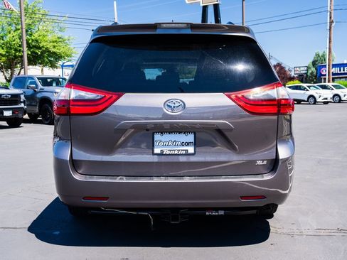 Used 2020 Toyota Sienna XLE FWD image 4