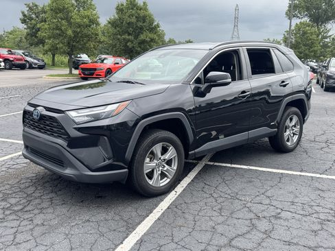Used 2024 Toyota RAV4 LE AWD/4WD image 8