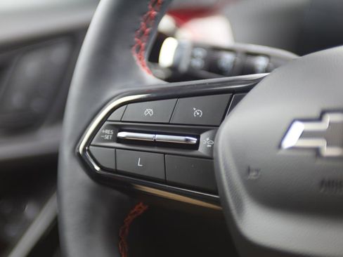 Used 2025 Chevrolet Equinox RS w/ Safety and Technology Package image 18