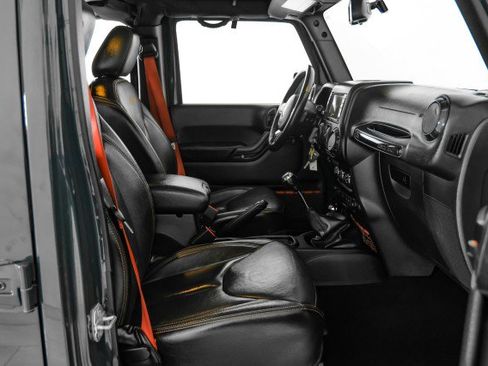 Used 2017 Jeep Wrangler Unlimited Rubicon image 29