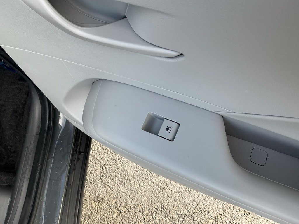Certified 2025 Hyundai Kona SEL AWD/4WD image 30