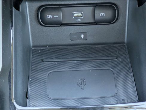 Used 2022 Kia Telluride S FWD image 27