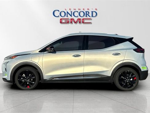 Used 2023 Chevrolet Bolt EUV Premier w/ Redline Edition image 7