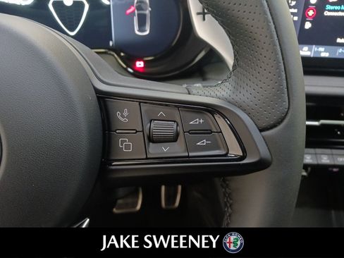 New 2024 Alfa Romeo Tonale Veloce image 16