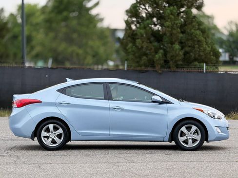 Used 2013 Hyundai Elantra GLS w/ Preferred Pkg FWD image 7