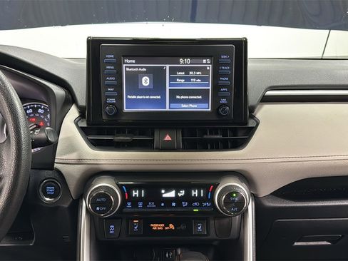 Used 2019 Toyota RAV4 XLE w/ Convenience Package image 10