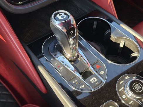 Used 2017 Bentley Bentayga AWD/4WD image 47