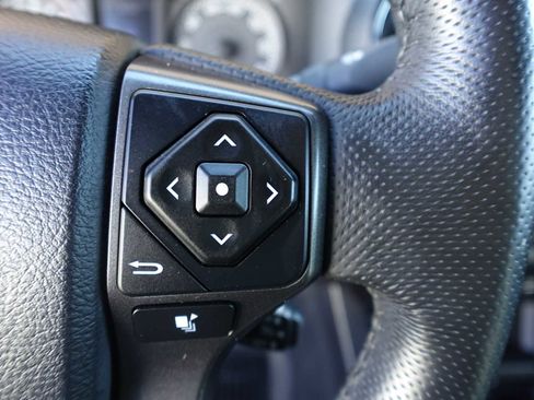 Used 2017 Toyota Tacoma TRD Sport w/ Tow Package (A/T) image 18