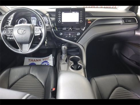 Used 2021 Toyota Camry SE image 17