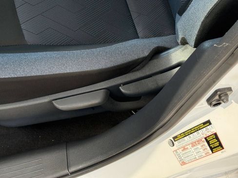 Used 2025 Nissan Versa SV FWD image 21