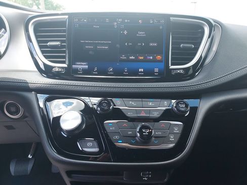 New 2027 Chrysler Pacifica Select w/ S Appearance Package FWD image 21