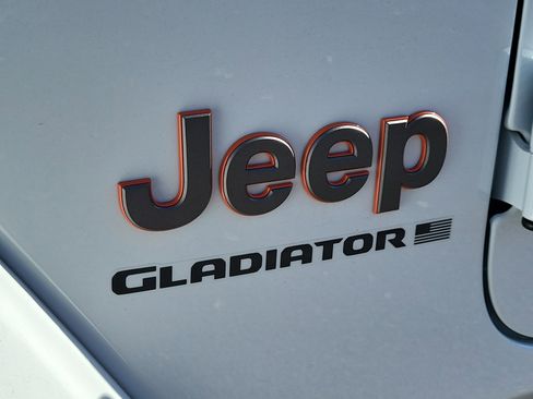 New 2025 Jeep Gladiator Mojave image 27