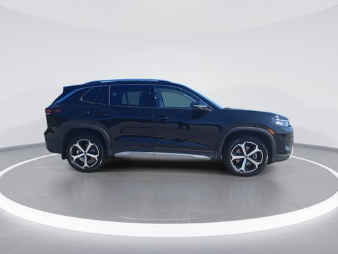 New 2025 Volkswagen Tiguan SE image 2