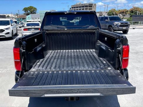 Used 2025 Toyota Tacoma TRD Off-Road AWD/4WD image 18