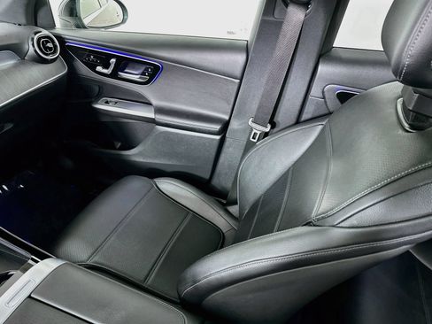 Used 2025 Mercedes-Benz GLC 300 4MATIC image 22