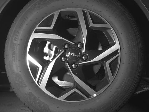 Used 2025 Kia Sportage LX image 15