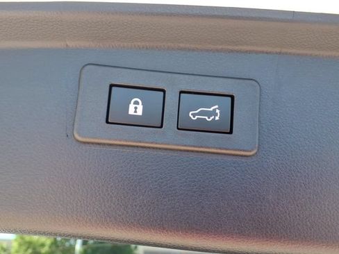 Used 2025 Subaru Outback Premium w/ Popular Package #1A AWD/4WD image 7