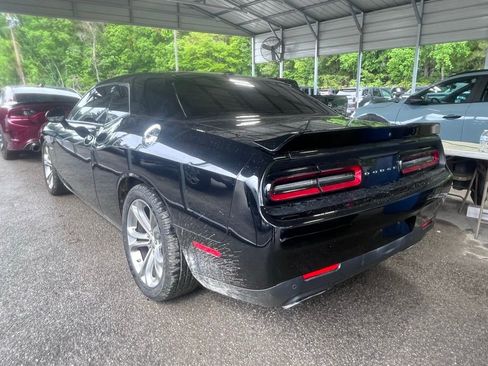 Used 2022 Dodge Challenger R/T RWD image 4