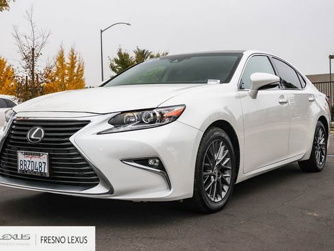 Used 2018 Lexus ES 350 w/ Navigation System Package image 3