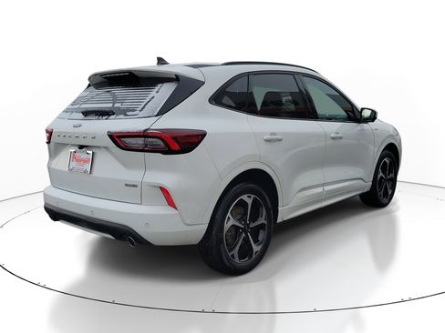 Used 2023 Ford Escape ST-Line Elite image 4