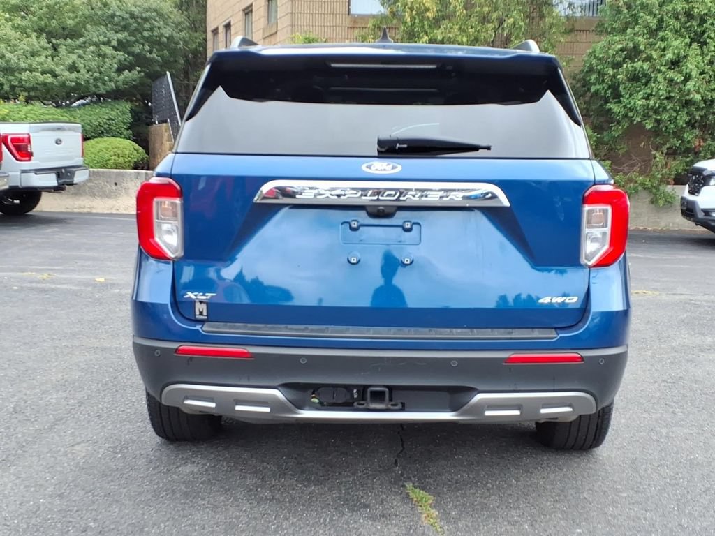 Used 2023 Ford Explorer XLT w/ Equipment Group 202A AWD/4WD image 7