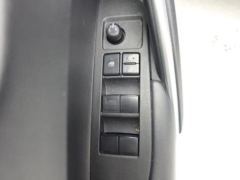 Used 2022 Toyota Corolla Cross LE w/ Moonroof Package image 20