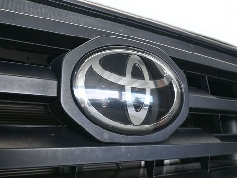 Used 2022 Toyota Tacoma SR image 40