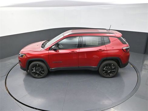 New 2026 Jeep Compass Latitude image 12