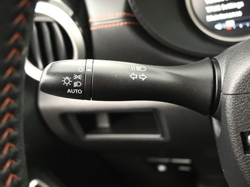 Used 2022 Nissan Versa SR w/ Convenience Package image 19