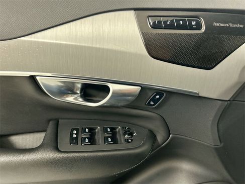 Used 2021 Volvo XC90 T5 Momentum w/ Advanced Package image 11