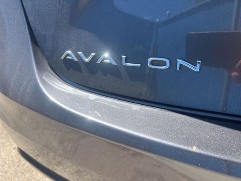 Used 2013 Toyota Avalon Limited image 33