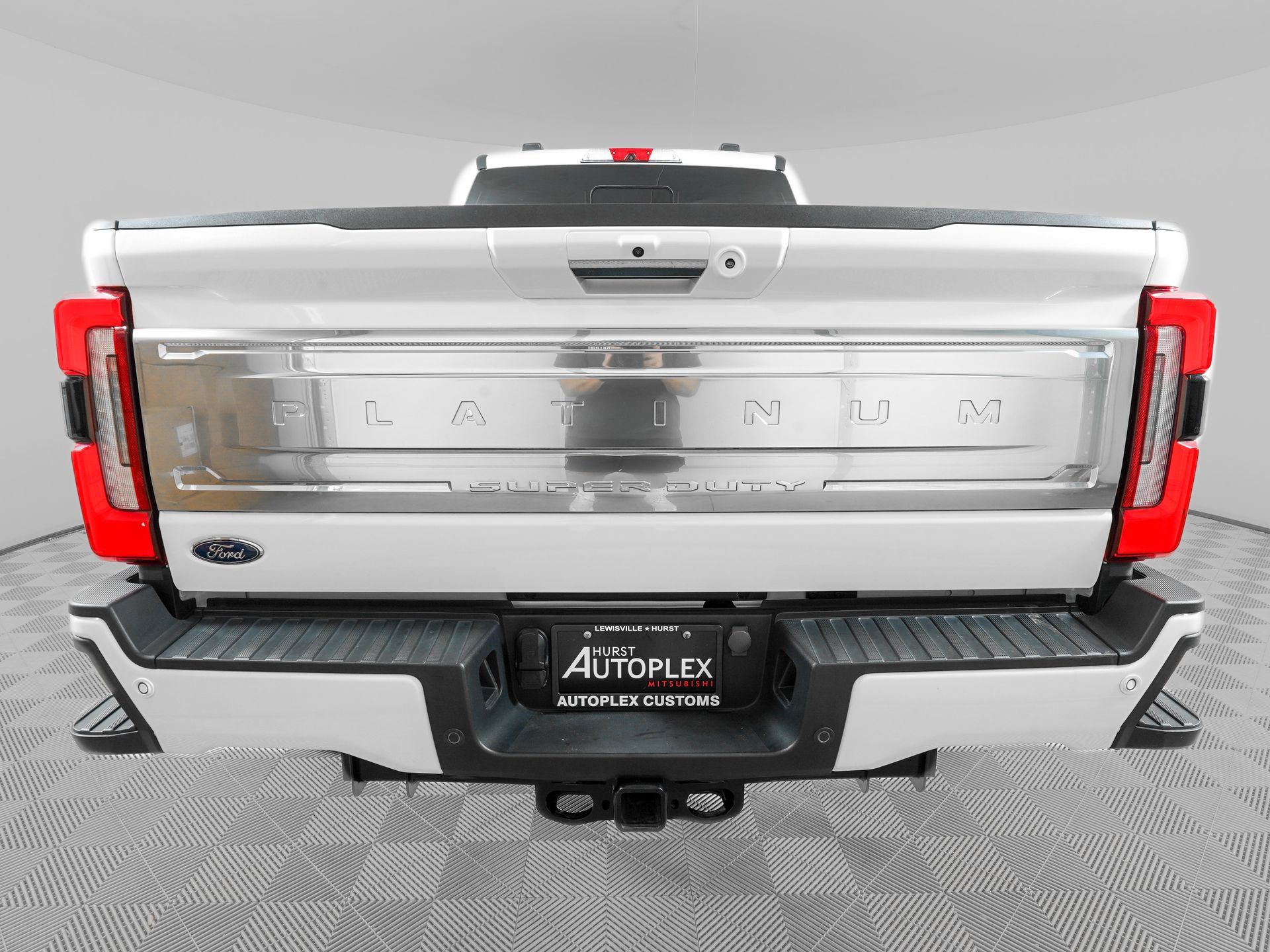 Used 2024 Ford F250 Platinum w/ FX4 Off-Road Package AWD/4WD image 5
