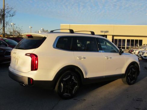 Used 2024 Kia Telluride S image 6