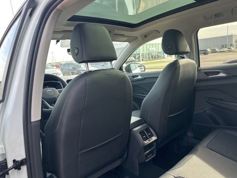 New 2026 Volkswagen Taos SE AWD/4WD image 18