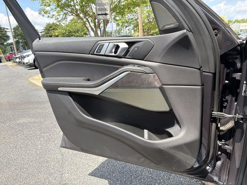 Used 2019 BMW X5 xDrive40i w/ M Sport Package AWD/4WD image 16