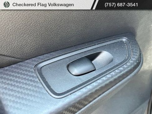 Used 2024 Nissan Versa SR FWD image 23