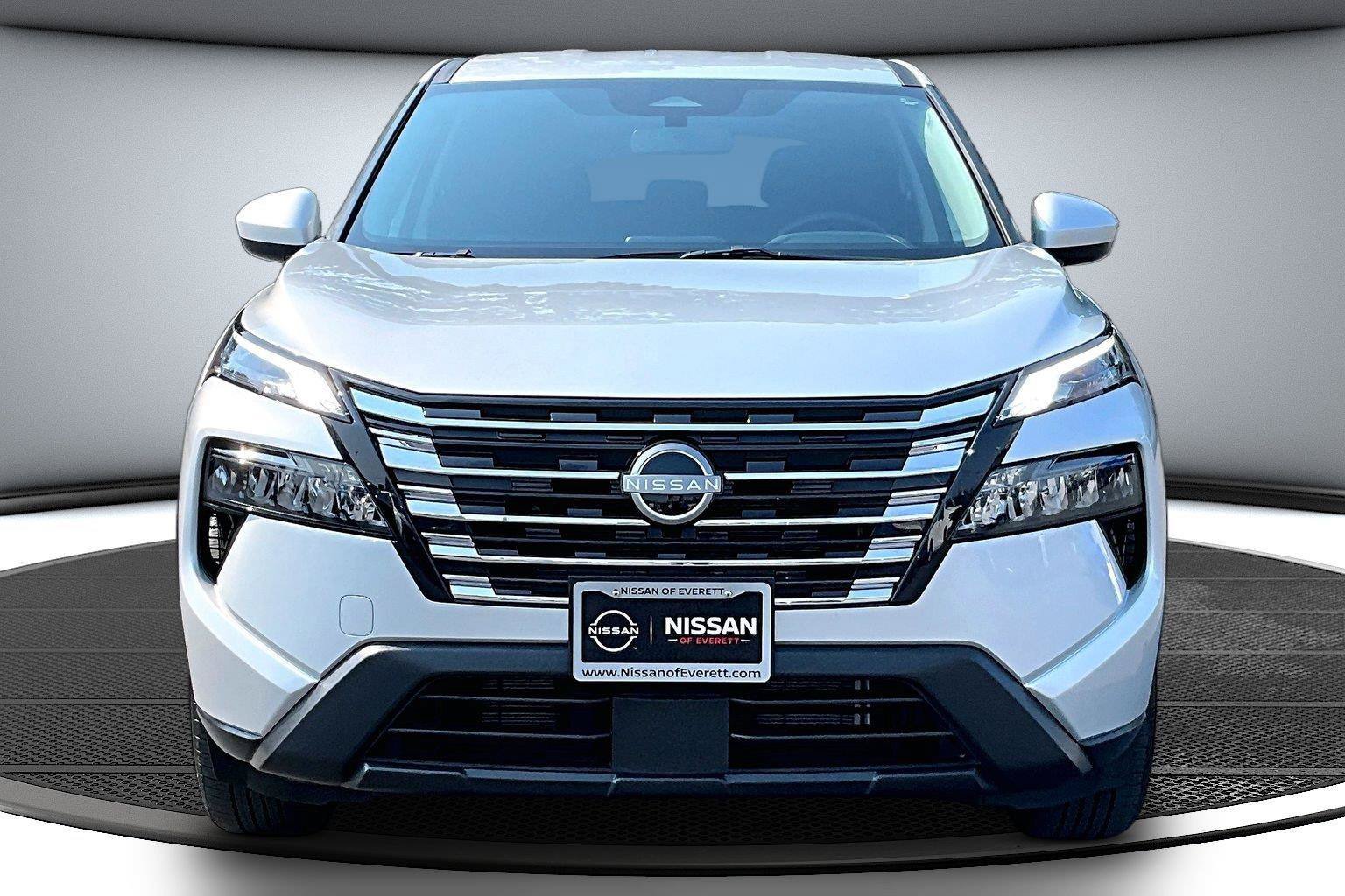 Used 2025 Nissan Rogue SV AWD/4WD image 3