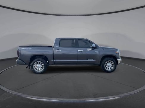 Used 2017 Toyota Tundra Limited w/ Limited Premium Package AWD/4WD image 9