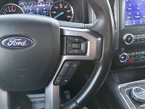 Used 2021 Ford Expedition Platinum image 25