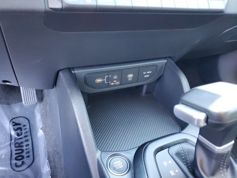 Used 2025 Kia K4 FWD image 19