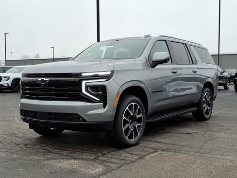 New 2026 Chevrolet Suburban RST w/ RST Capability Package AWD/4WD image 3