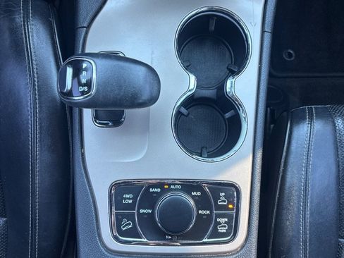 Used 2014 Jeep Grand Cherokee Overland w/ Advanced Technology Group AWD/4WD image 14
