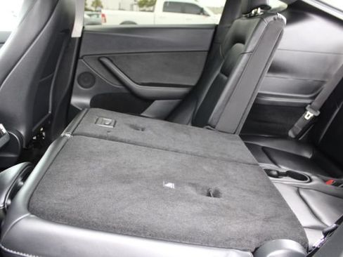 Used 2023 Tesla Model Y Long Range AWD/4WD image 43