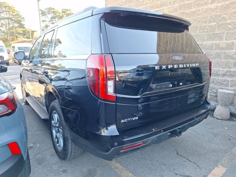 Used 2025 Ford Expedition Active image 4