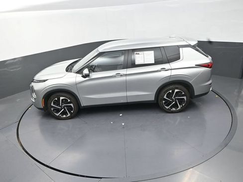 Used 2023 Mitsubishi Outlander SE AWD/4WD image 14