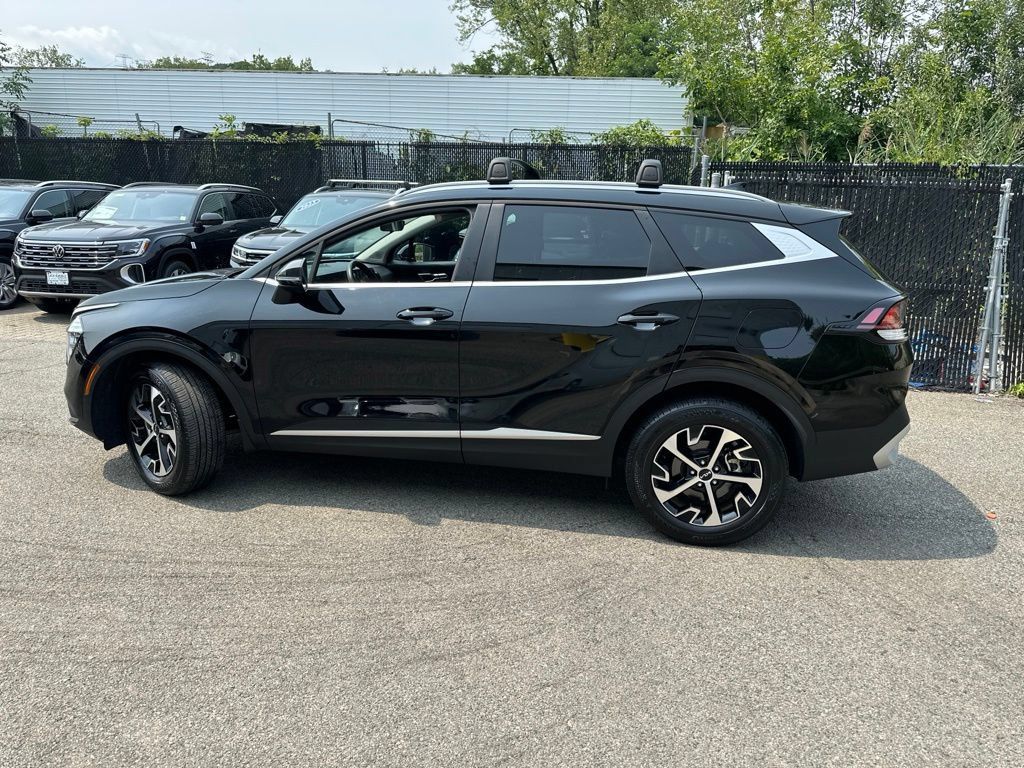 Used 2024 Kia Sportage EX AWD/4WD image 4