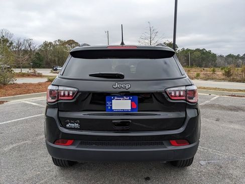 New 2026 Jeep Compass Latitude image 17